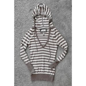 American Eagle Outfitters Sweater